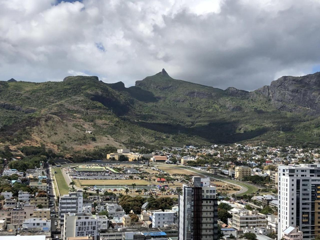 Sea & City View Luxury Apartment Port Louis Exterior photo